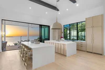 Image de Spacious 6-bedroom house in delightful Elbow Cay with a Dock