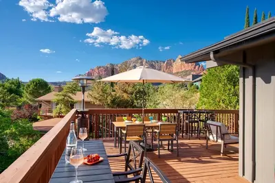 Image de Uptown Sedona Luxury • 3 King Suites • Views • Hot Tub&Fire Pit • Walk to Dining