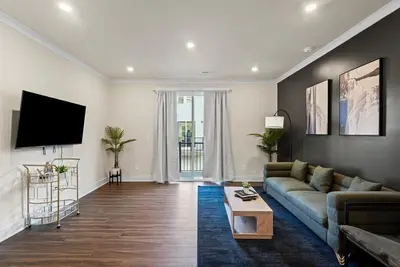 Image de Luxe 4br King Townhouse w/ Rooftop in Uptown Clt!