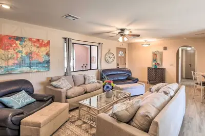 Image de Lake Havasu Retreat w/ Views | 3 Mi to Marina