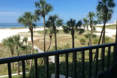 Image de Affordable Luxury Directly On The Gulf Of Mexico.