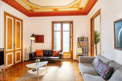 Image de Gran Via Luxe Apartment 7 rooms, 14 persons, 8' walk from Paseo de Gracia