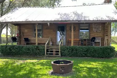 Image de Charming 1-bedroom cabin over looking a pond & located on a cattle ranch