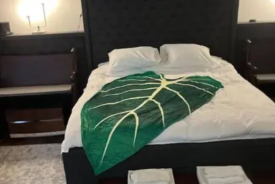 Image de Castle Rooftop Deck Gym Indoor Basketball Court Ev