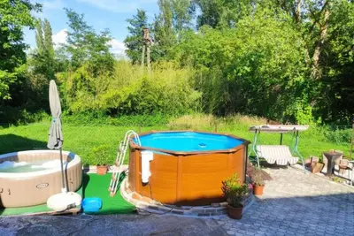 Image de Gyöngyike Apartmanház Vonyarcvashegy - Two-Bedroom Apartment 1