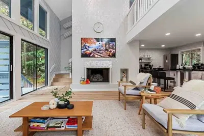 Image de Cozy 3-bedroom cabin in Pocono mountains w/Ac & hot tub! Chic & family friendly!