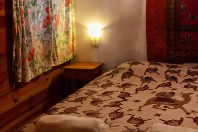 Image de 1. Rustic Rondavel with Wood-burner & Sauna – Long-stay Winter Retreat