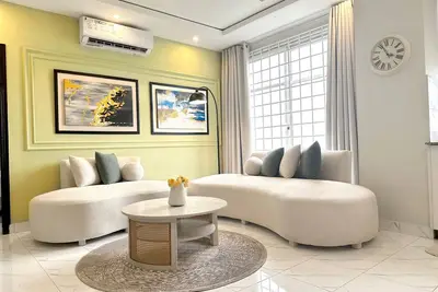 Image de Cozy 1br Designer Apartment, Gulberg Greens