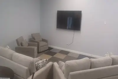 Image de Large cabin - all appliances - 3 miles from large lake; River Tubing, water park