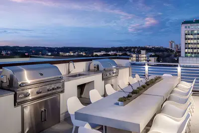 Image de Cozy hotel in charming Austin with fitness room