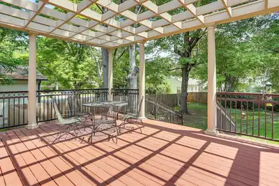 Image de Walk to Dtwn & Freed-Hardeman: Home w/ Fenced Yard