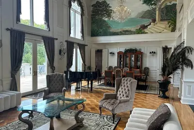 Image de Oasis Pool Retreat 8 Bedrooms New Management