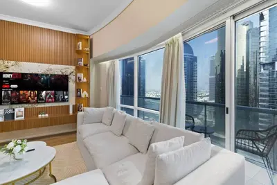 Image de Elegant 2br in Lakeview Terrace Apartment Dubai