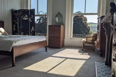 Image de Huge 1 bed in Historical Garrison with Dover Castle View & Sea view.