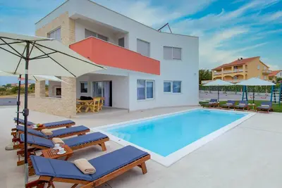 Image de Maison luxueuse à Vrsi avec sauna