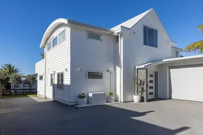 Image de Hampton Views - Luxe Beachfront Retreat