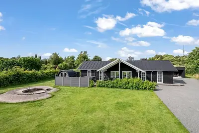 Image de \"Helrun\" - 750m from the sea by Interhome