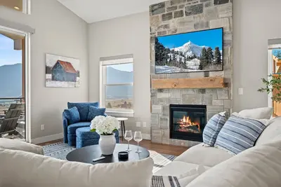 Image de Eden Overlook B10 | Ski Retreat | Hot Tub & Views