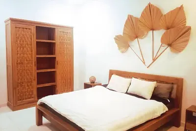 Image de Villa 2 chambres spacieuse avec jardin privé et piscine dans le centre de Canggu