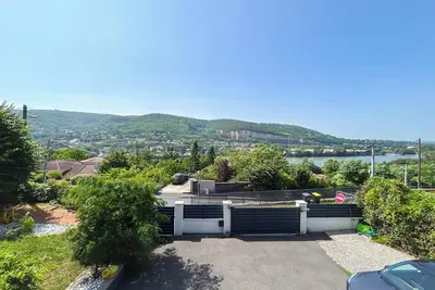 Image de Maison avec piscine près de Lyon / Rochetaillée (Vue Saône)