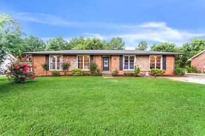 Image de Quiet Pet-Friendly Spot Near It All!