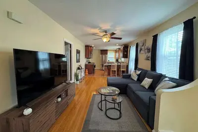 Image de New Downtown Central Salem Retreat 2bd W/ parking