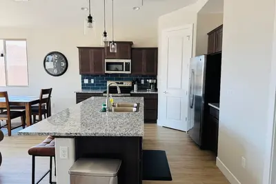 Image de Val Vista Hideaway |12 minutes to Sports Complex + $500 in complimentary activities!