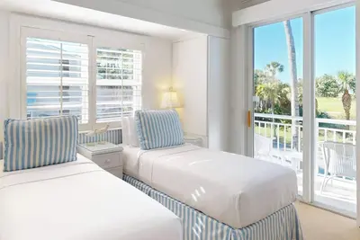 Image de Tranquil Gulf Views- Beachside Retreat- Steps to Pool & Beach- Resort Listing