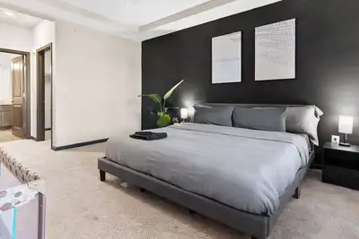 Image de Luxe King 3br Suite North Raleigh!