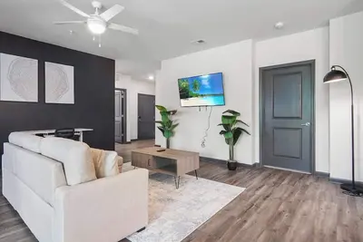 Image de 3br | King Bed | Balcony | North Raleigh