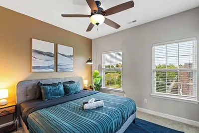 Image de Upscale King 3br Townhouse Pineville!