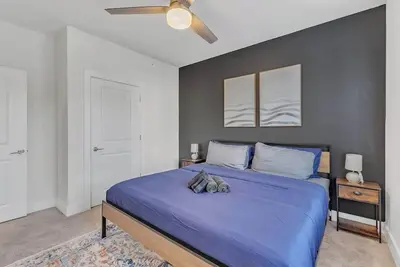 Image de Luxe King 3br Suite Mins to Downtown Durham!