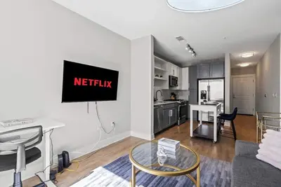 Image de Luxe 1br Suite in Waverly Charlotte Nc!