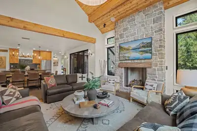 Image de Modern Sunriver Escape with Access to The Cove