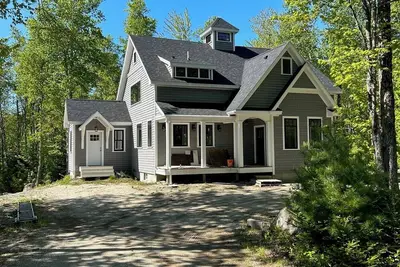 Image de Terrific 3-bedroom/ 4 bath house in the hills of Surry. Sleeps 6-8