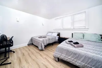 Image de Quiet One Bedroom Apartment within walking distance of the University