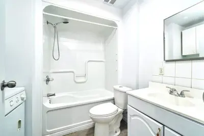 Image de Centrally located 3bdrm home in CityCore!