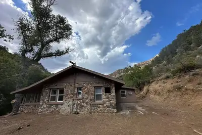 Image de Historical Ash Creek Canyon Mining Cabin Chrysotile, Arizona