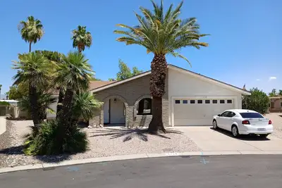 Image de Cozy completely remodeled 2-bed house on  golf course