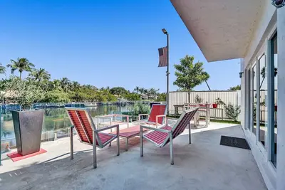 Image de Cozy Unit w/Mini-Golf & Balcony