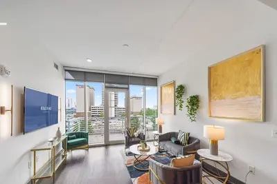 Image de New Reluxme | High-Rise Escape 2bd w/ King Top Amenities🏙️