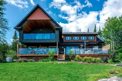Image de Waterfront Cottage Escape with Stunning Views of Little Bald Lake