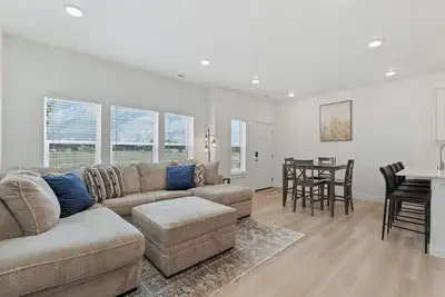 Image de North Ogden Townhouse Near Ski Resorts + Pet-Friendly