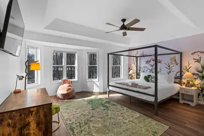 Image de New! Hot Tub l Pool Table l Arcade Games l Hammock