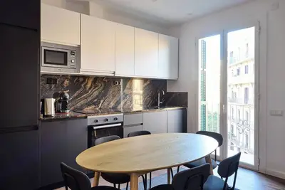 Image de Modern 3br Renovated Apartment by Monumental