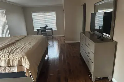 Image de Terrific 4-bedroom house with Ac in Walnut