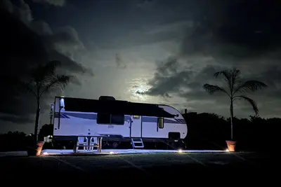 Image de Cozy 2-bedroom Rv in amazing Islote with Ac