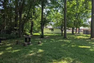 Image de The Blue Door Retreat. Cottage style living in the city! ! !