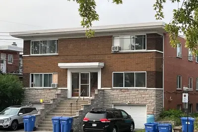 Image de Nice Large 4 1/2 at 655 Lacharite LaSalle Qc Canada now or Later $1625/M