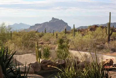 Image de Luxury 5 Bdrm 5 Bath Retreat, Gorgeous Red Mountain Views, Private Pool/Spa